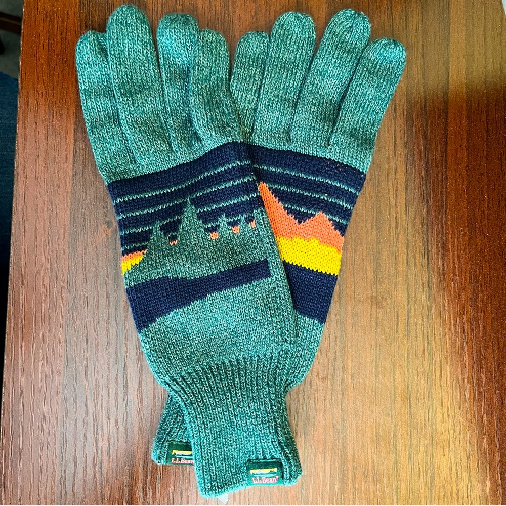 LL Bean Unisex Knit gloves NWOT